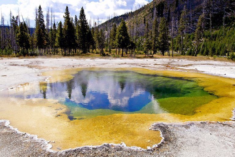 Yellowstone National Park, Wyoming (via U.S. 89)