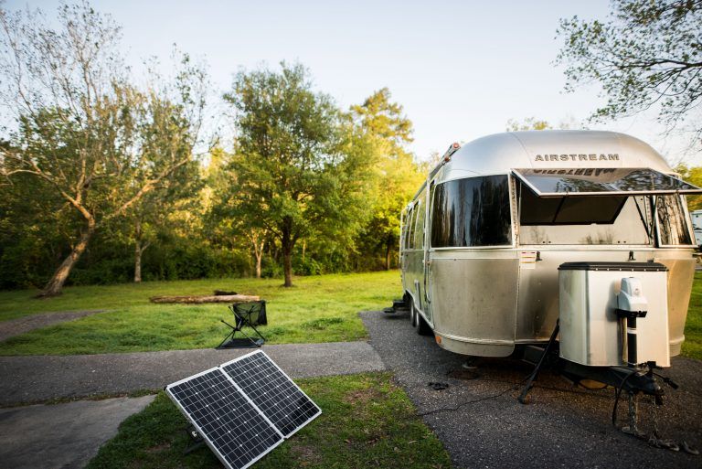 Image: LUV-LENS_COMMERCIAL_AIRSTREAM_ENDLESS-CARAVAN_SMALL-FOR-BLOG-33-768x513-1.jpg