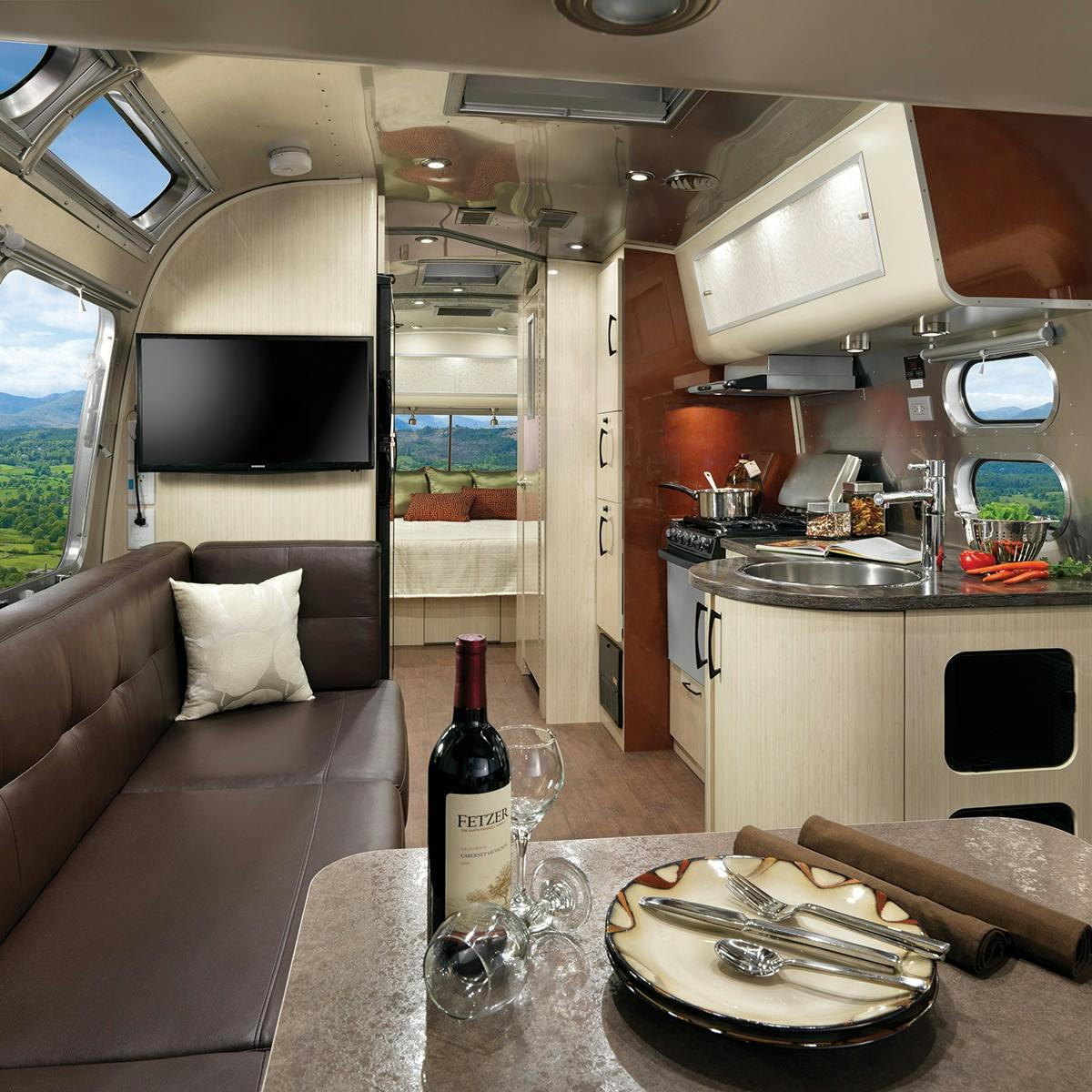Features | International Serenity | Travel Trailers | Airstream
