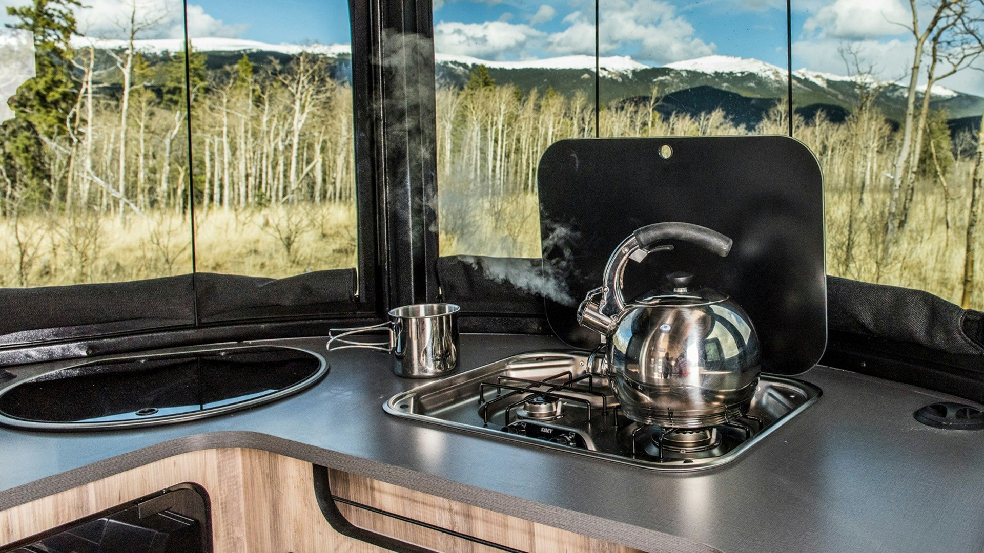 Basecamp-Sub-Features-SimpleContent-Kitchen-2-SinkStove