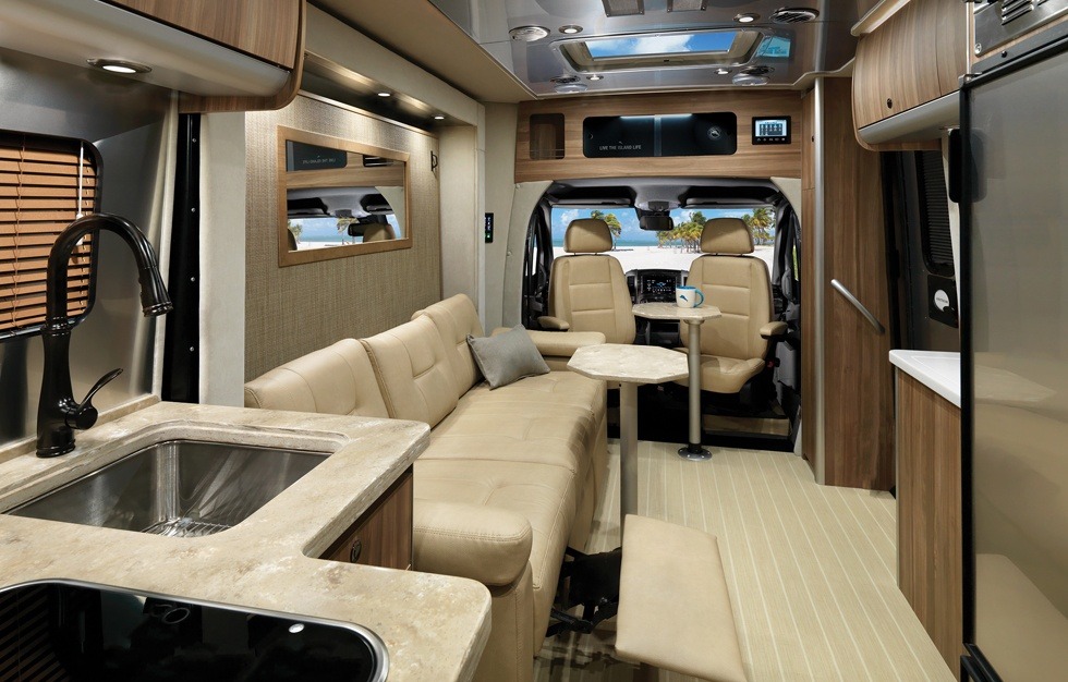 2024 Airstream Atlas Tommy Bahama Aviva Caritta