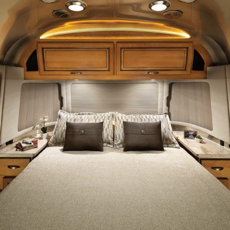 Classic 33FB Floor Plan | Travel Trailers | Airstream