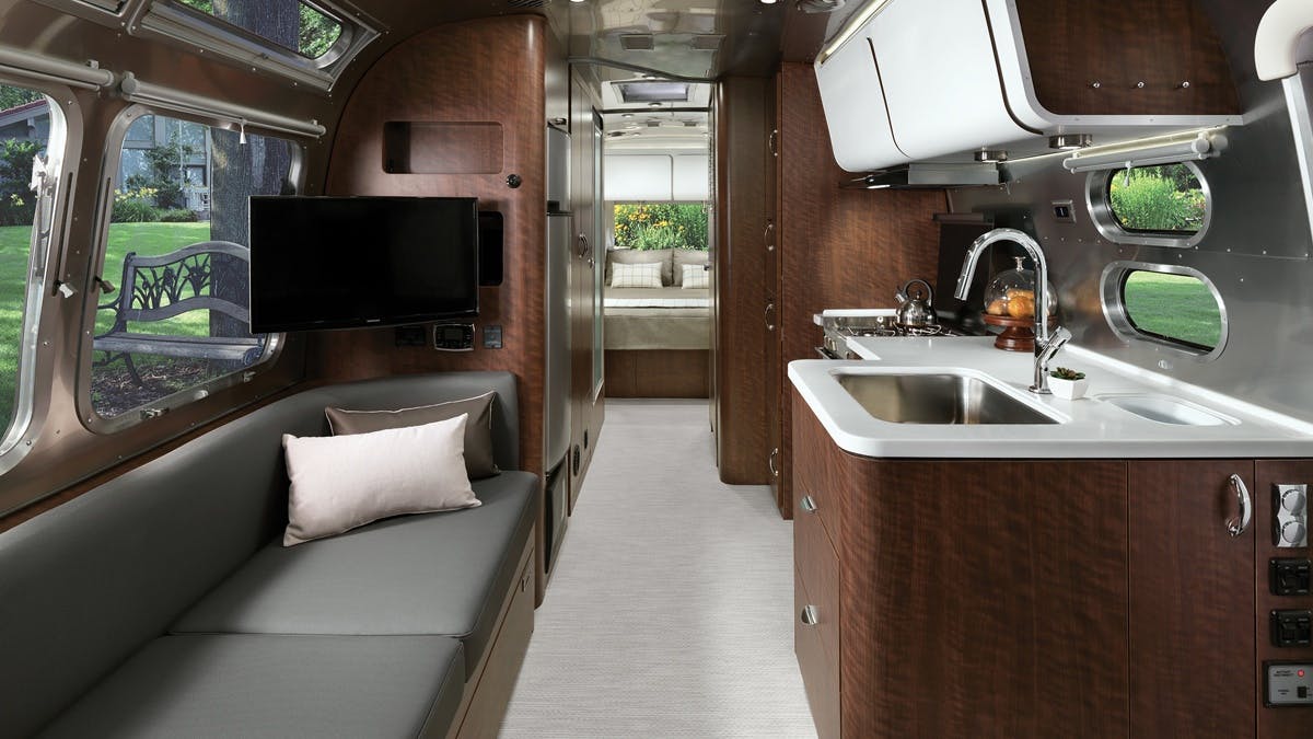 Features | Globetrotter | Travel Trailers | Airstream