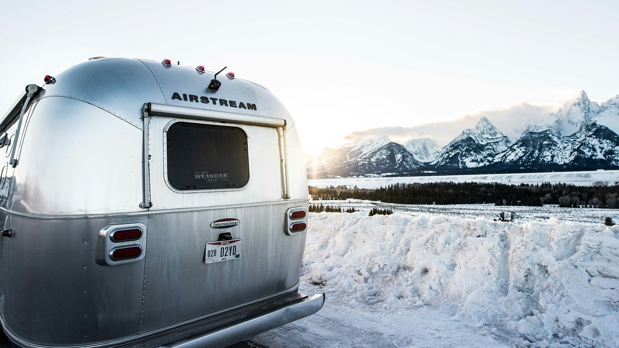 Airstream-Endless-Caravan-Winter-Camping-1.0-feature