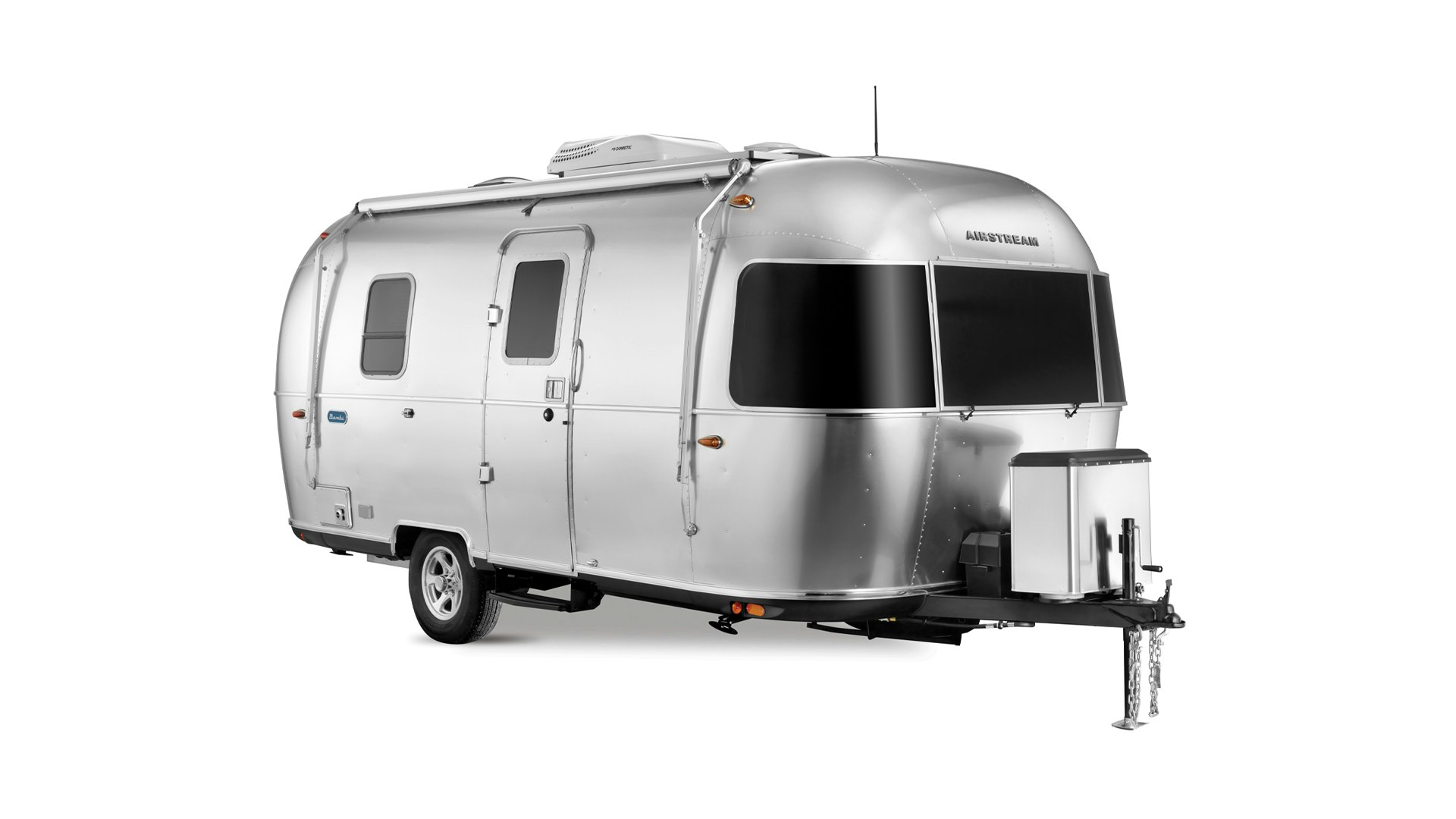 Трейлер со. Прицеп Airstream 2020. Airstream Bambi 20. CB’S Silver Airstream. Конвертер Airstream блок управления.