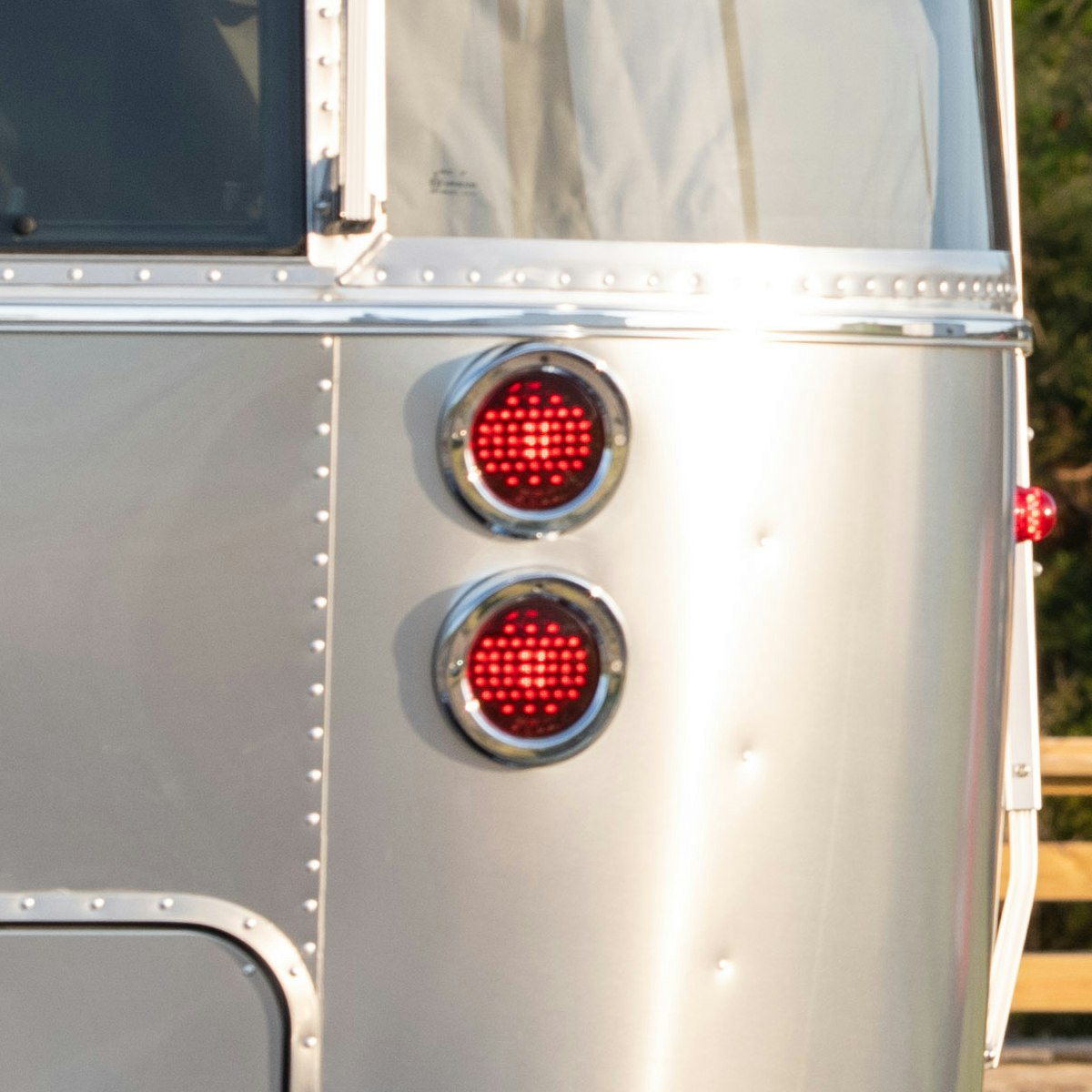 Caravel Stacked Tail lights