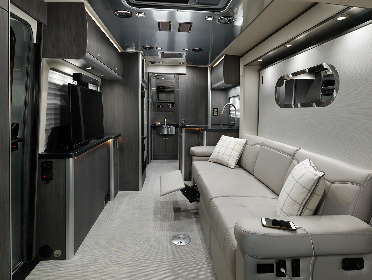 Touring Coach 2020 Updates | Airstream