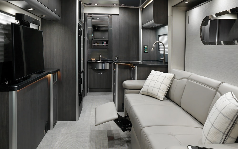 Floor Plans | Atlas | Touring Coaches | Airstream