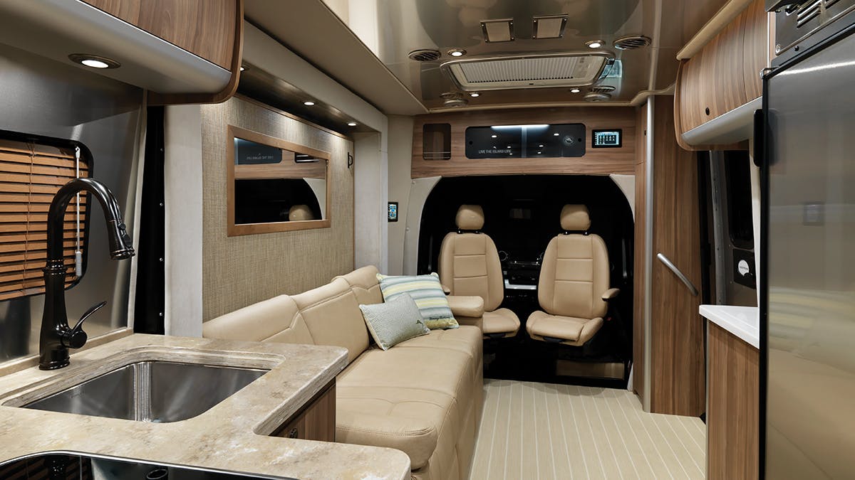 Airstream-Atlas-Tommy-Bahama-Lounge-Interior