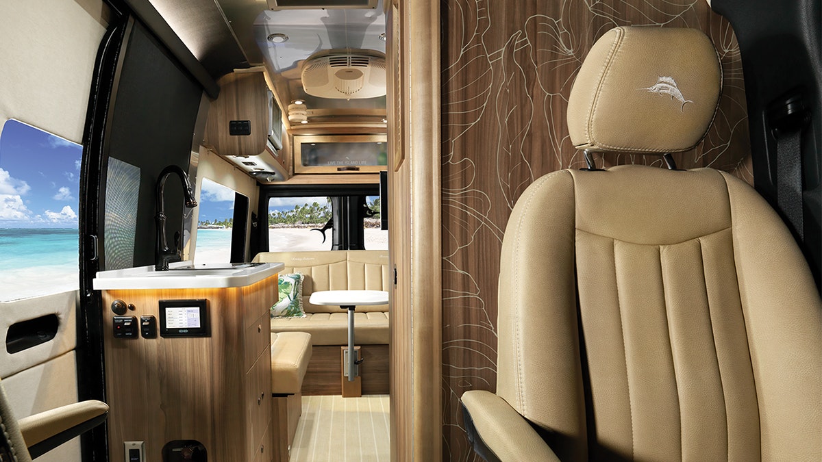Airstream-and-Tommy-Bahama-Interior-Graphics-Mobile
