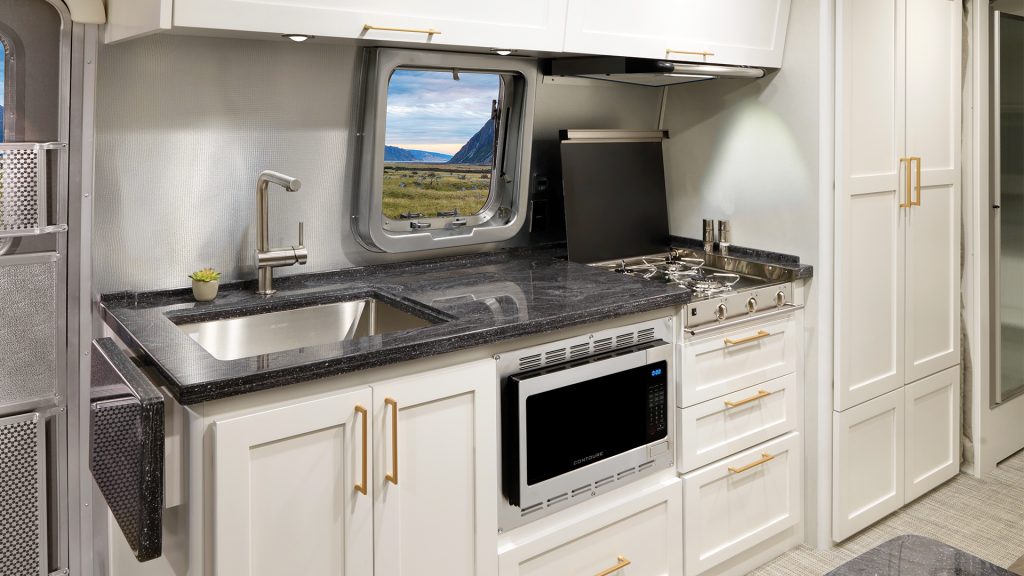 Airstream-Classic-30RB-Comfort-White-Kitchen-slider