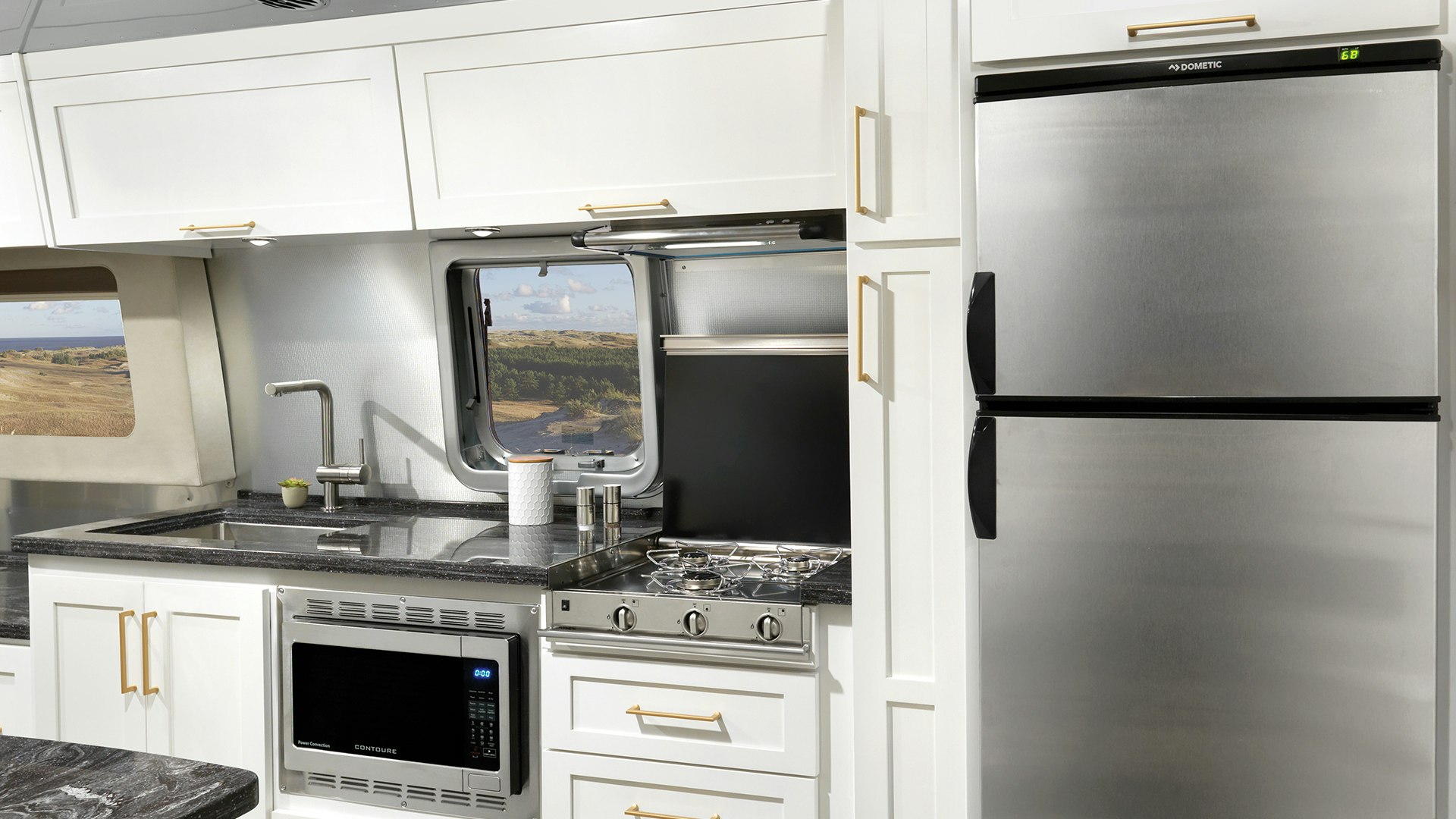 Airstream-Classic-33FB-Comfort-White-Kitchen-slide-3