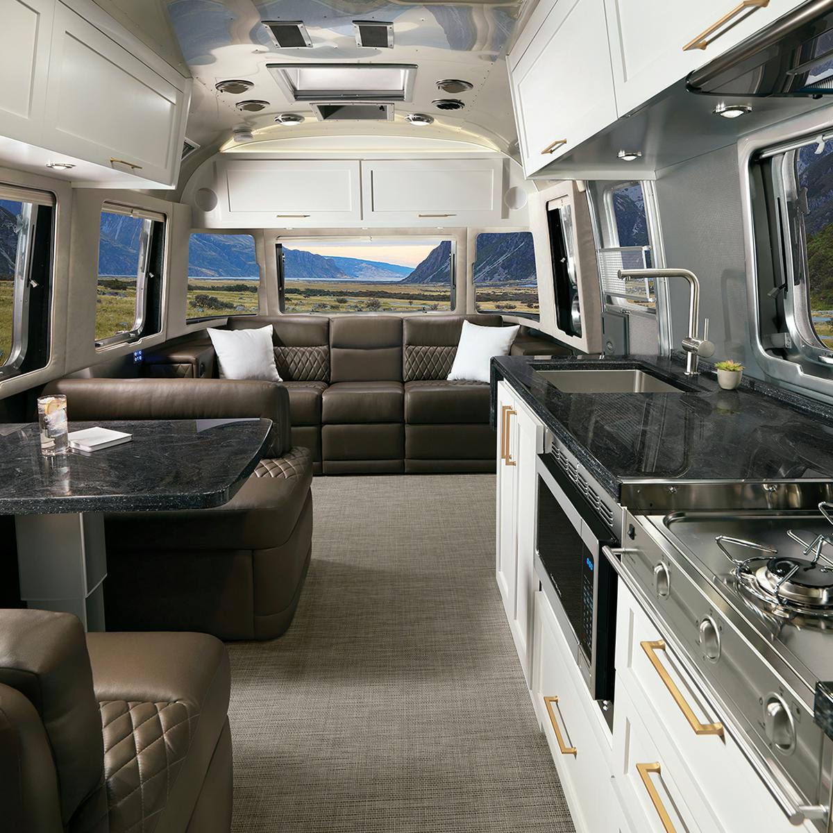 Features | Classic | Travel Trailers | Airstream