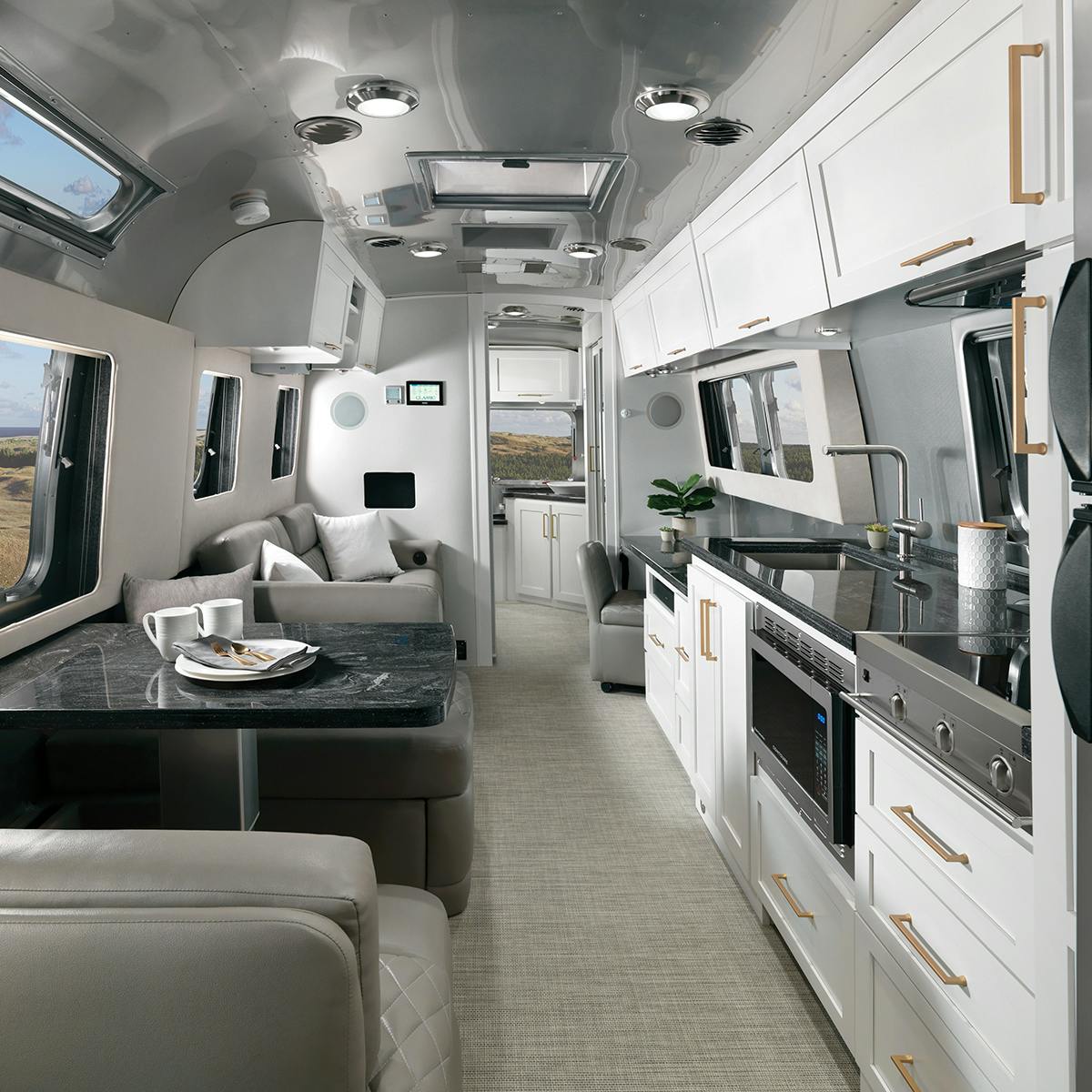 Features | Classic | Travel Trailers | Airstream