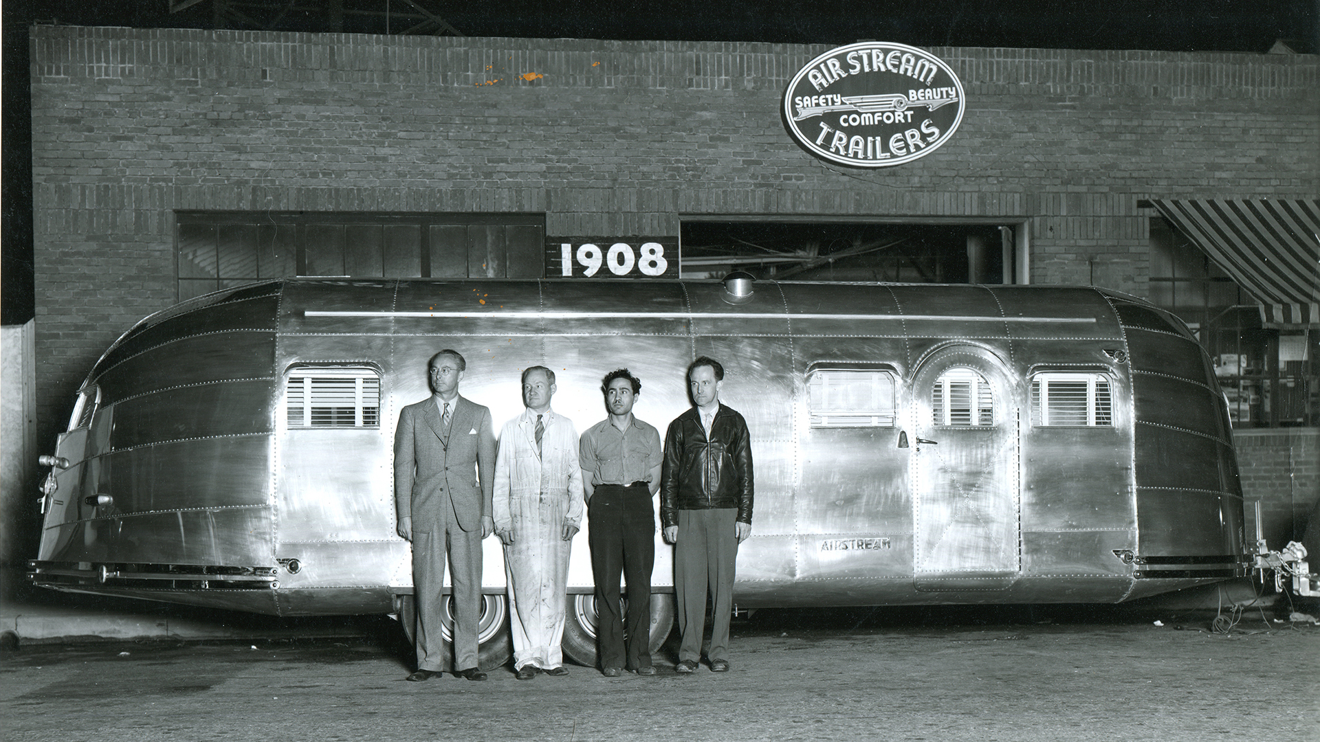 Wally-Unknown-Men-Clipper-Airstream-Factory-1908-Address