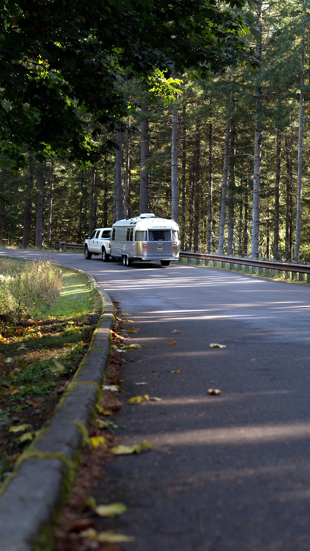 Airstream-Travel-Trailer-Dual-Axle-Towing