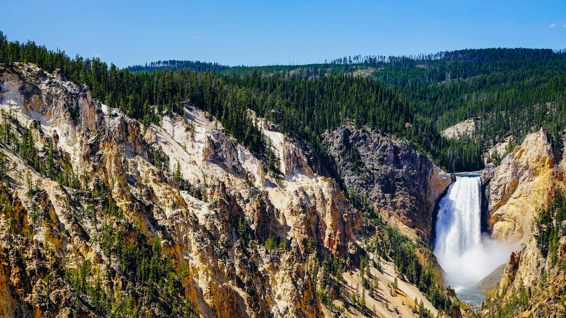 Yellowstone-National-Park-Airstream-Image-1