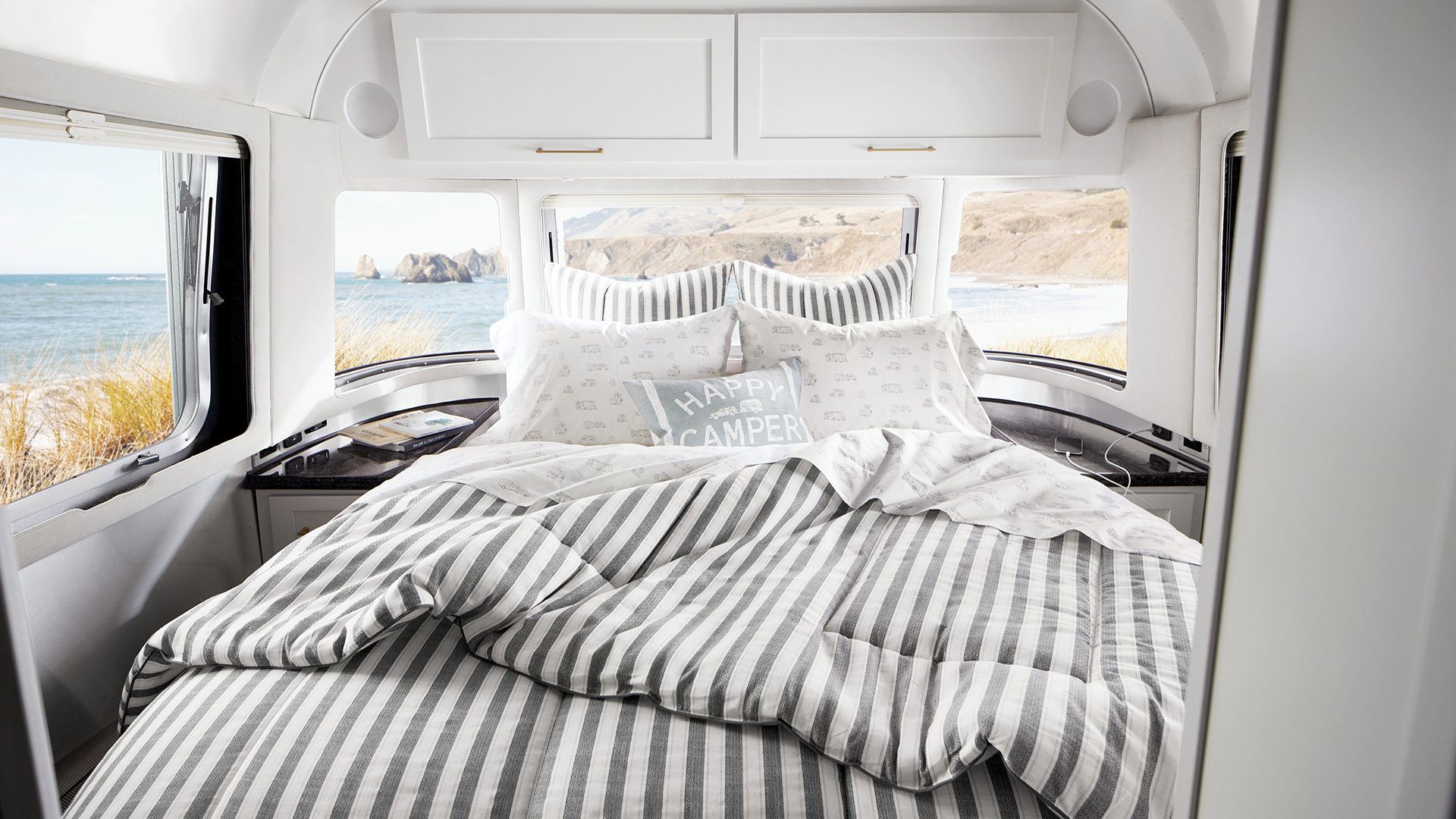 Airstream-Pottery-Barn-Bedspread-Master-Bedroom