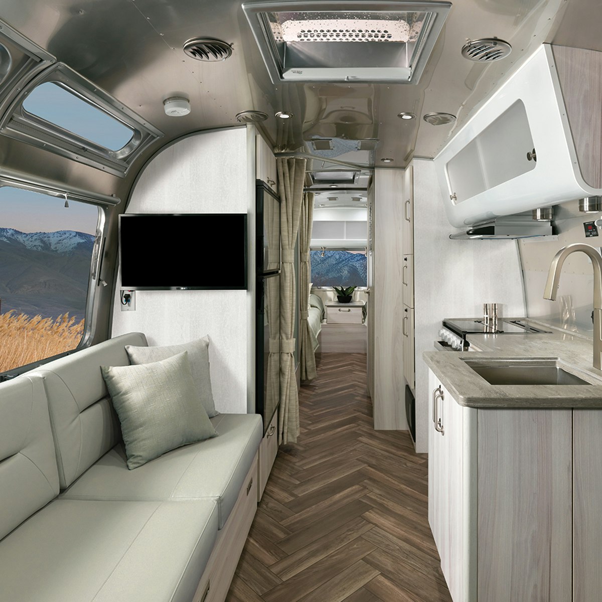 Features | International | Travel Trailers | Airstream.com