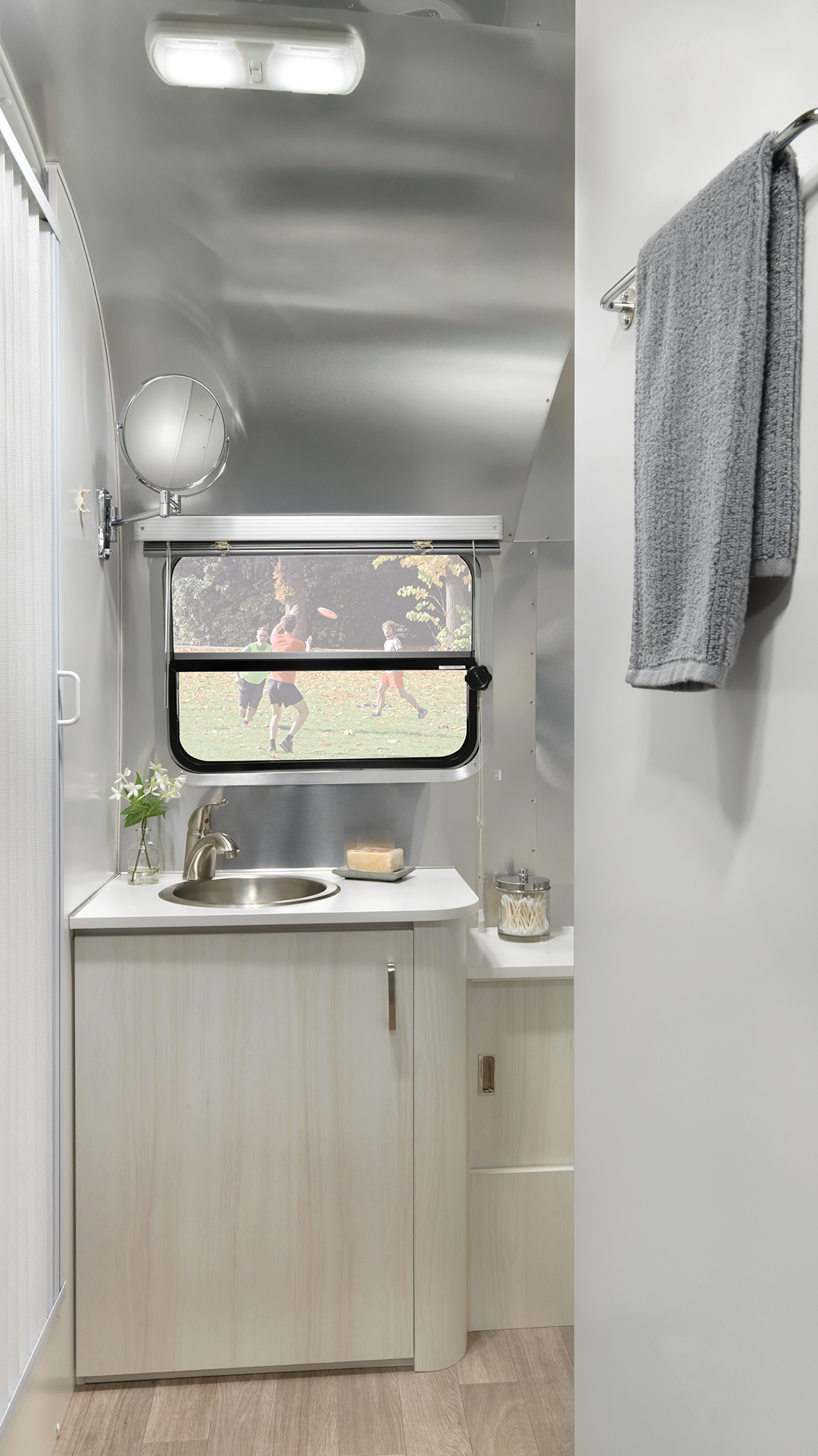 Airstream-Bambi-22FB-Dune-Interior-Bathroom-Feature-Hotspot