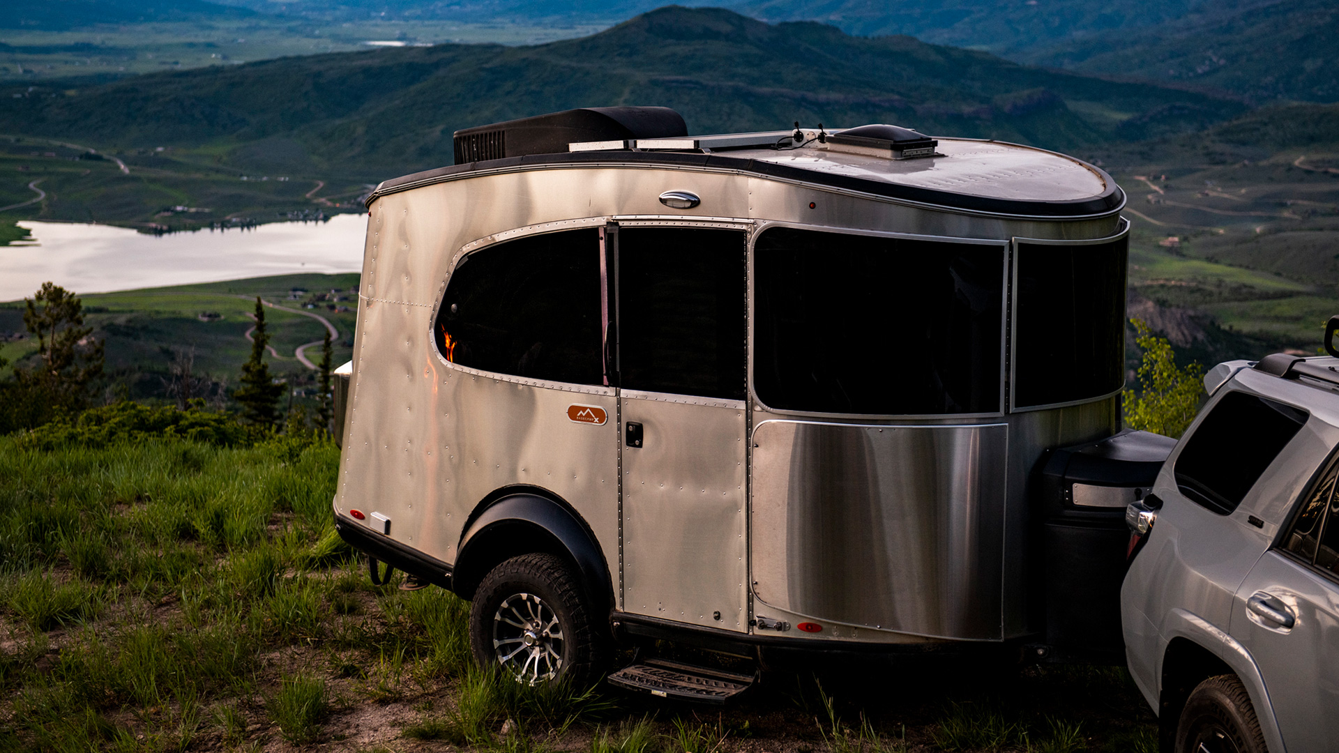 Newbie Pop Up Retail Airstream