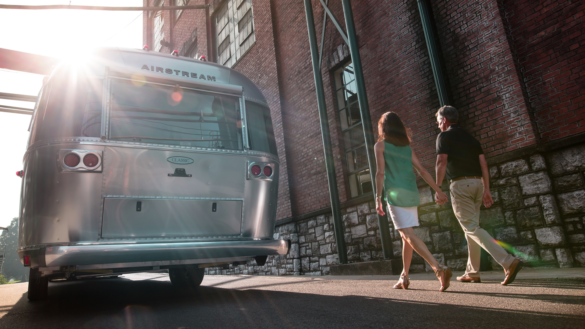 Airstream-Classic-within-the-City-Limits