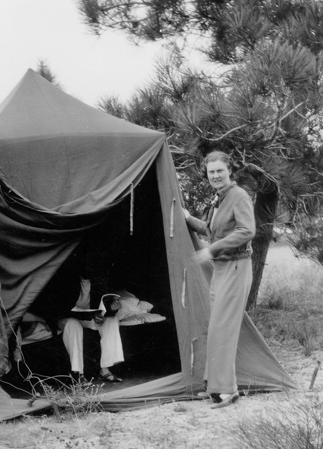 Wally-Byam-and-Wife-Marion-at-Tent