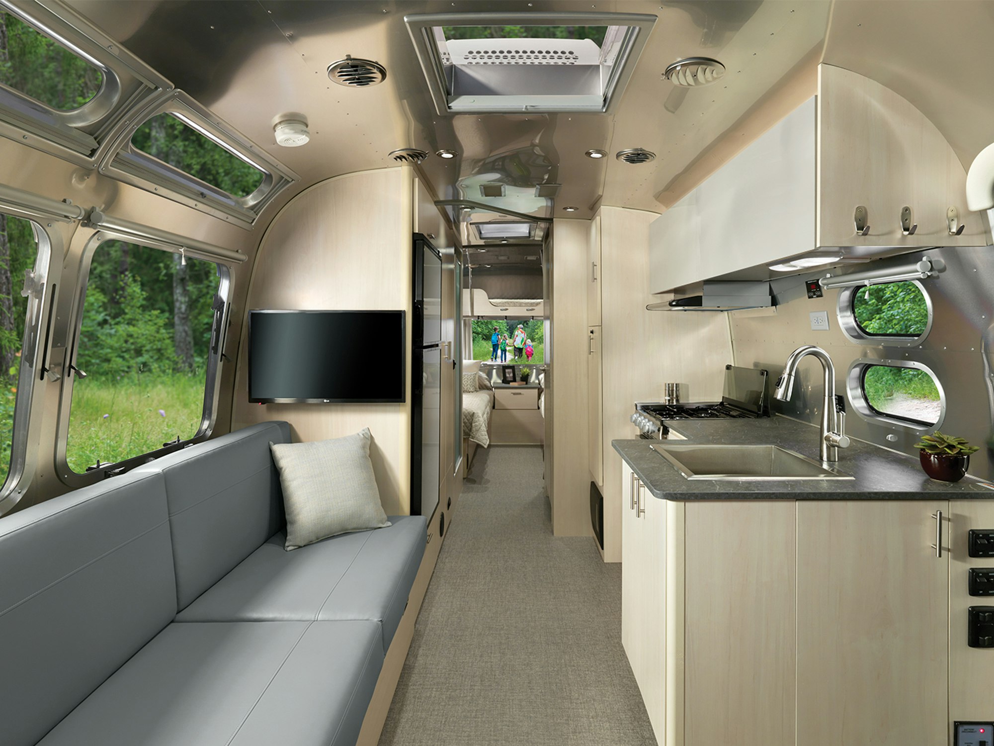 Flying Cloud 27FB Twin Floor Plan | Travel Trailers | Airstream