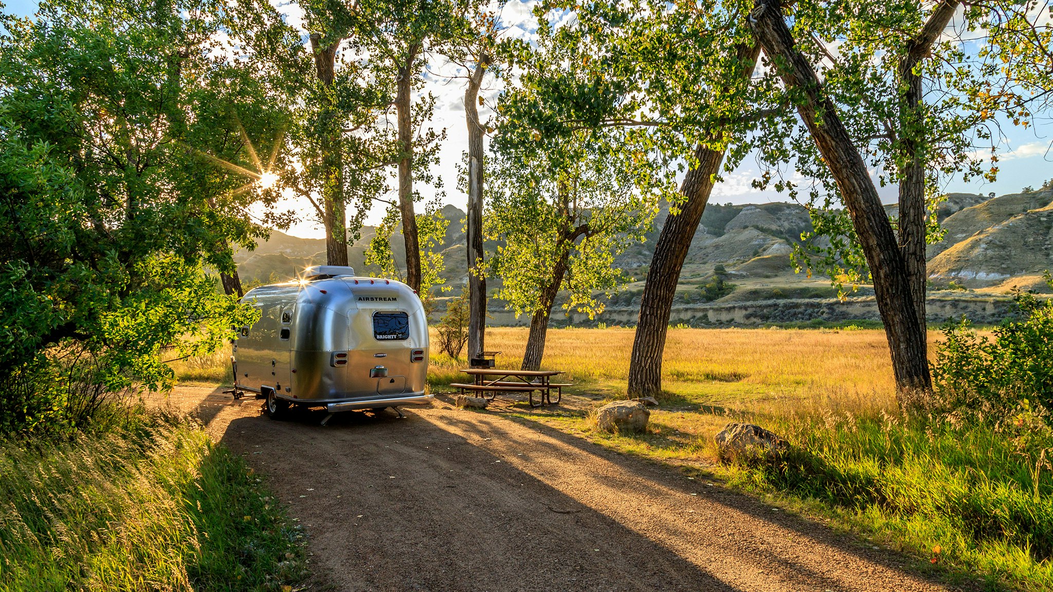 Airstream-Remote-Working-and-Business-from-the-Road-Header-1