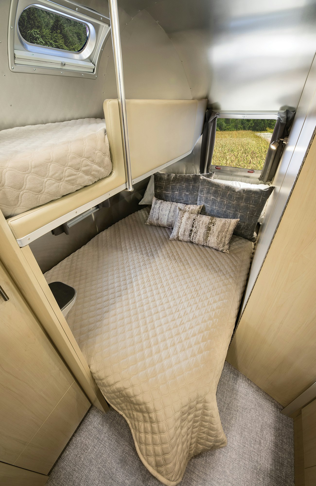 Flying Cloud 23CB Bunk Floor Plan | Travel Trailers | Airstream