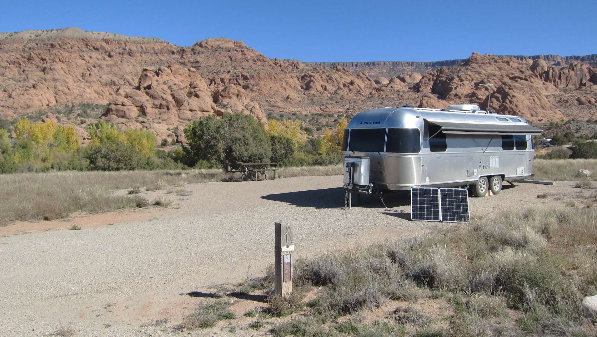 Airstream-Camping-at-Ken's-Lake-Campground-BLM