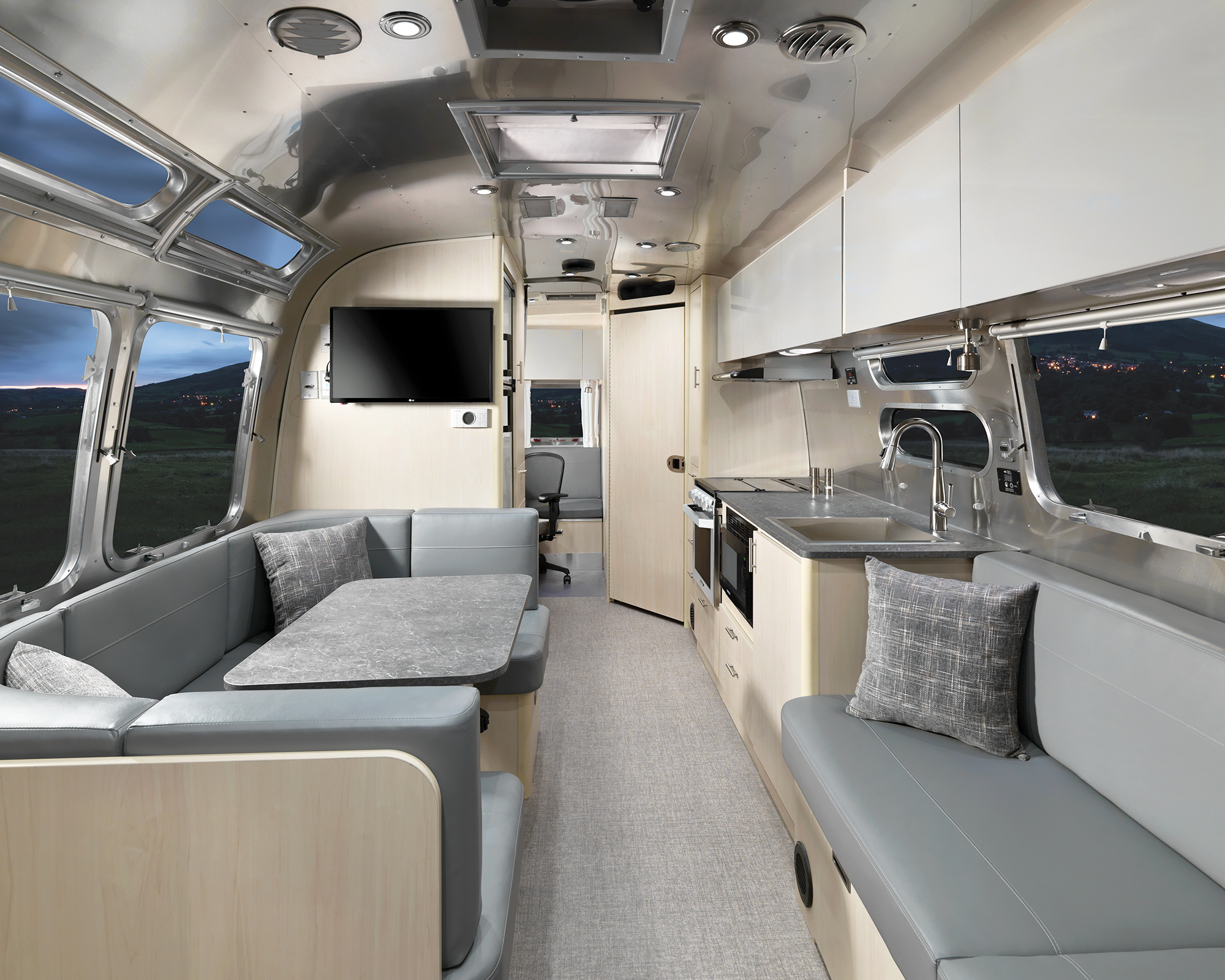 https://cdn.airstream.com/wp-content/uploads/2021/02/Airstream-Flying-Cloud-30FB-Office-Galley-F2B.jpg