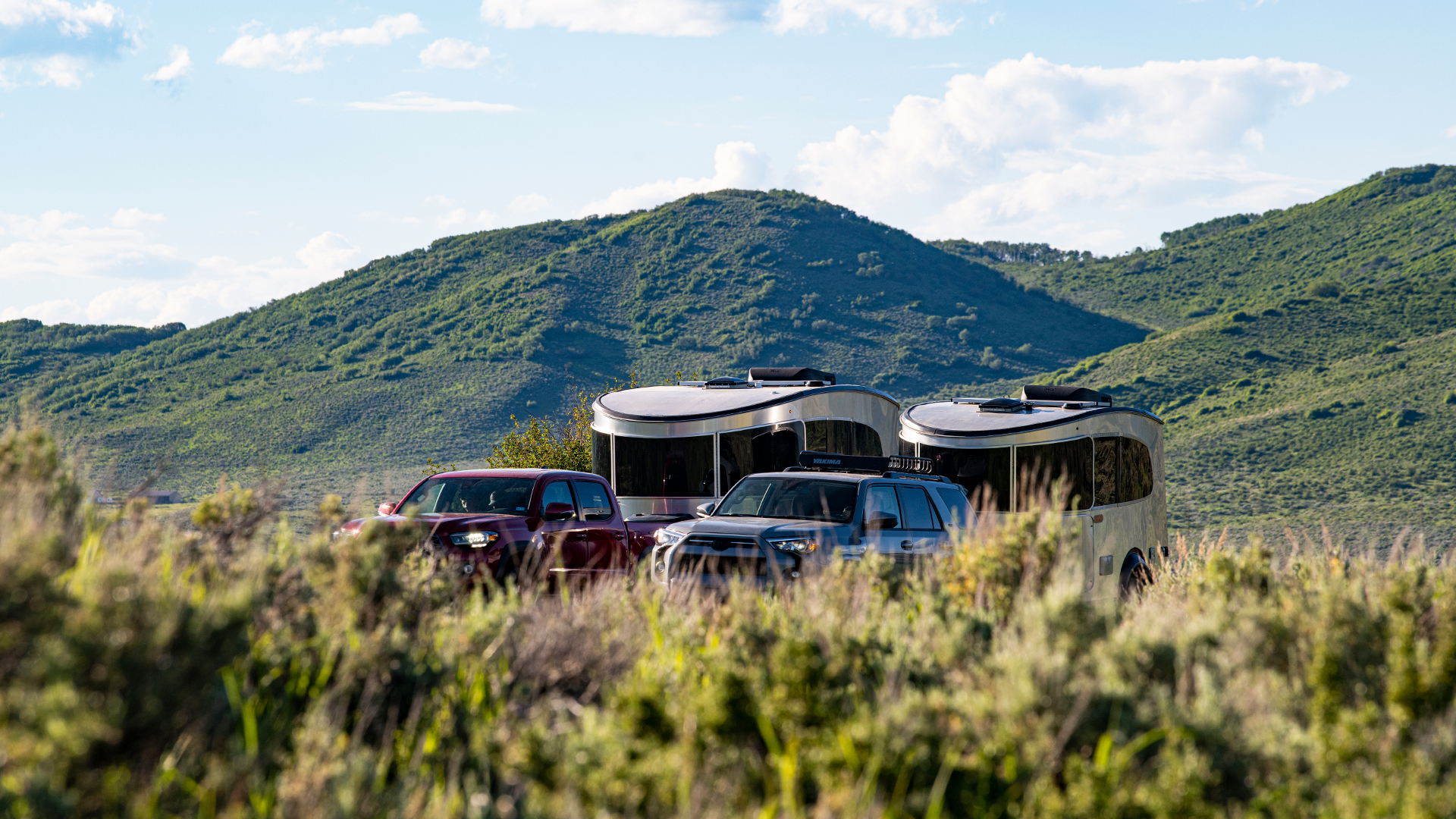 Airstream-Basecamp-16-and-Basecamp-20-Lifestyle-Mountains