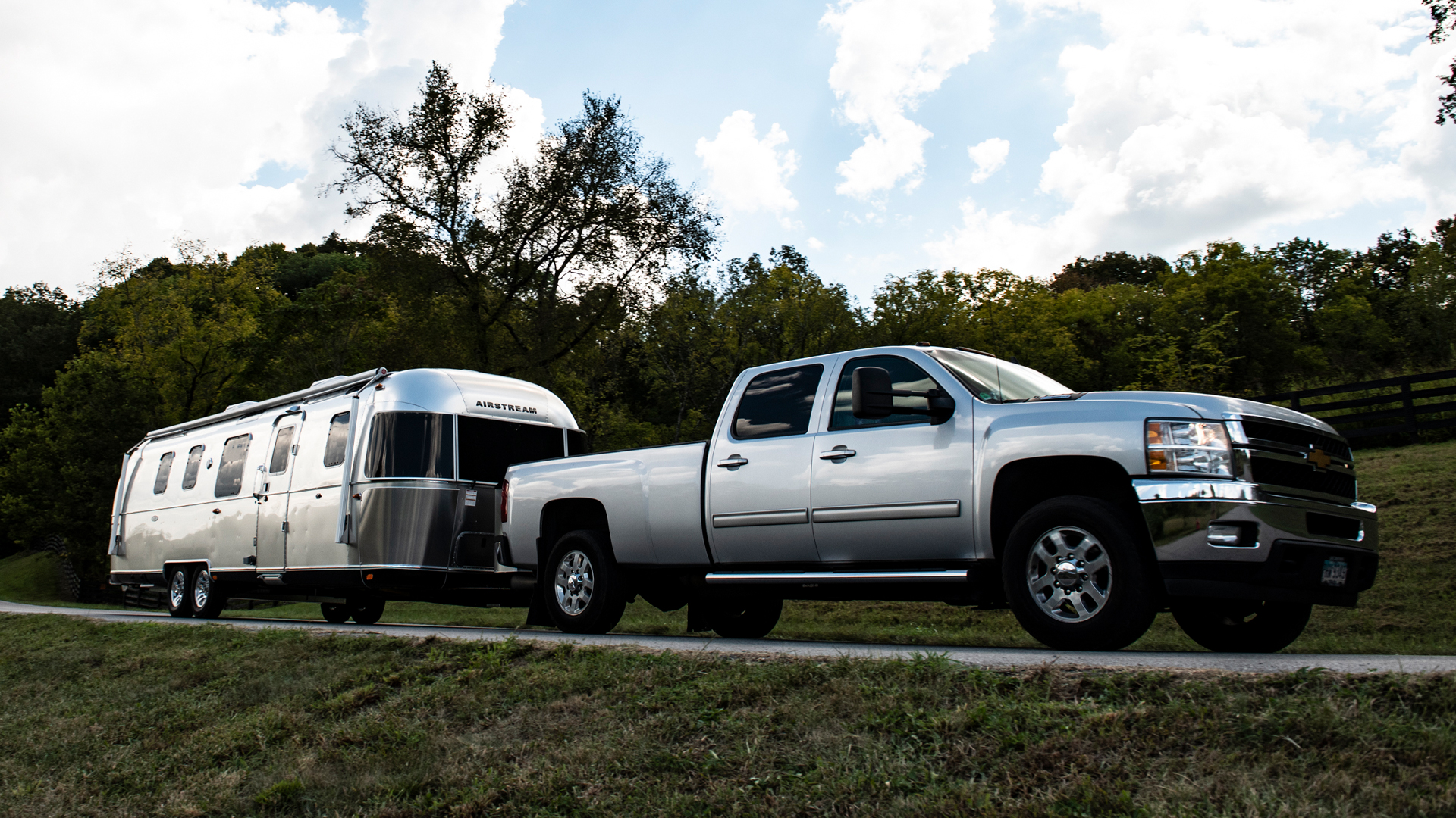 Chevy-truck-towing-an-Airstream-trailer