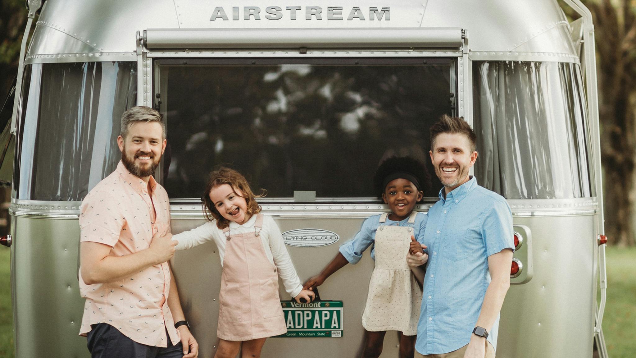 Jonathan-and-Thomas-with-their-daughters