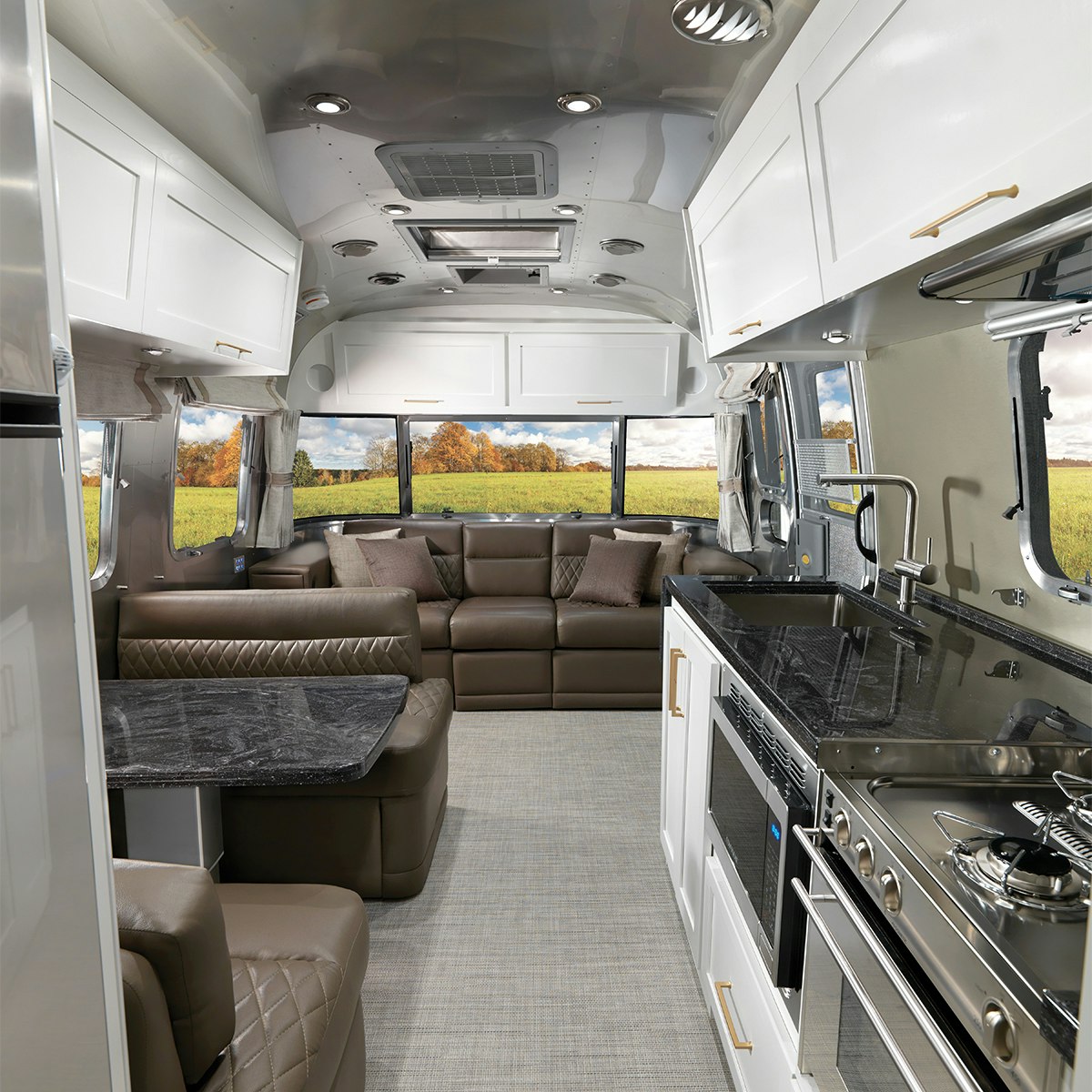 Features | Classic | Travel Trailers | Airstream