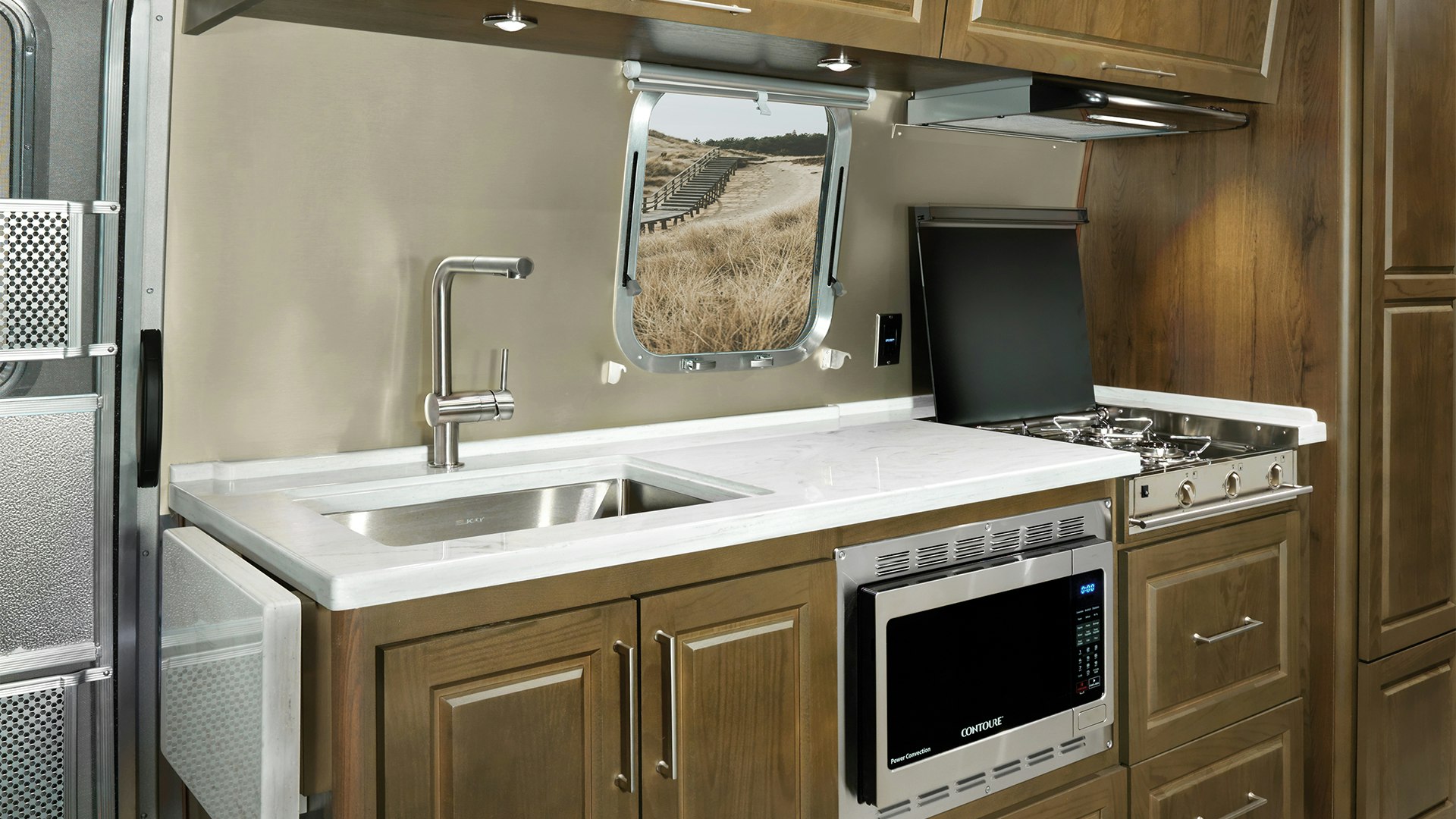Airstream-Classic-Estate-Brown-Kitchen