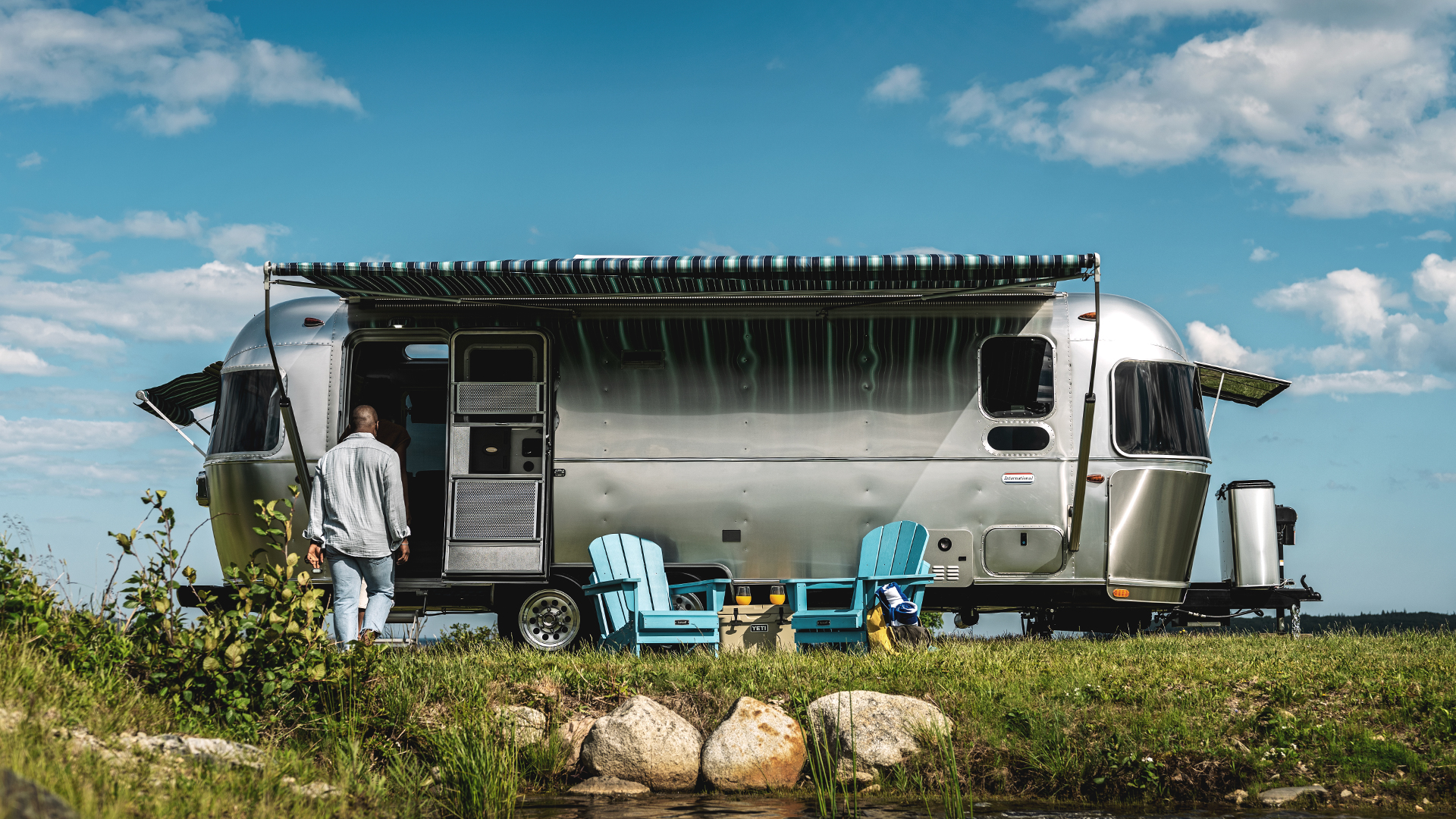 Airstream-International-Exterior-Lifestyle-2