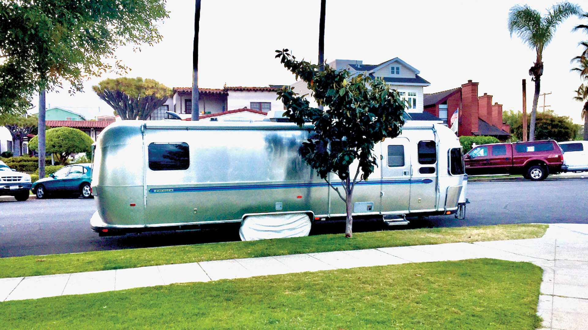 Airstream-Living-in-Beauty-At-House