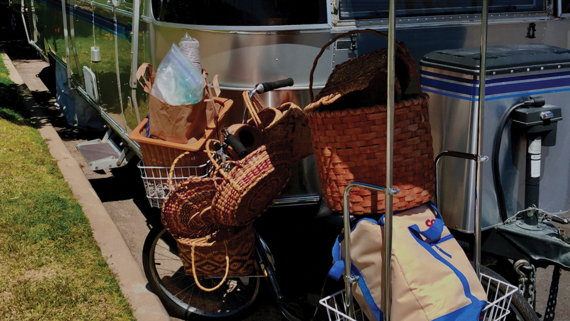 Airstream-Living-in-Beauty-Baskets-3