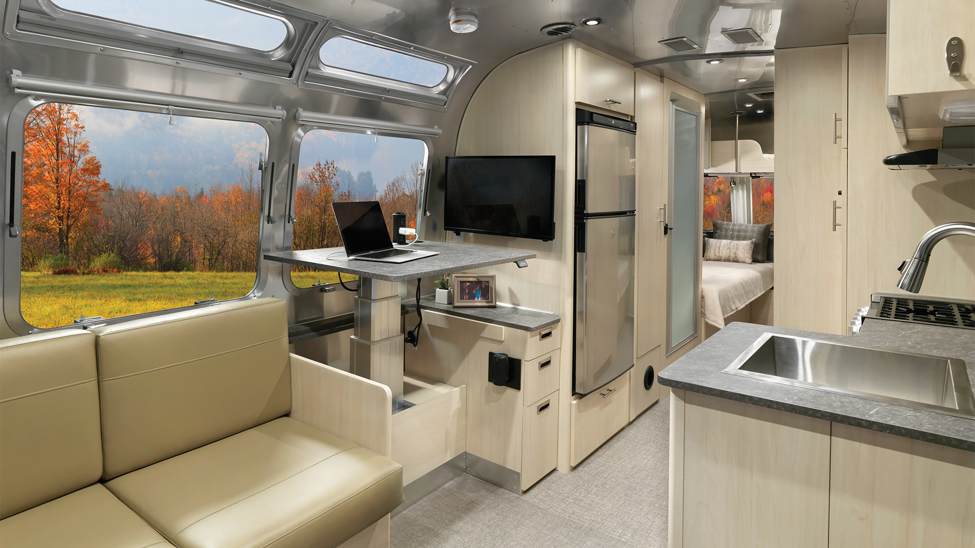 Airstream-Powered-Standing-Desk-and-Mobile-Workspace