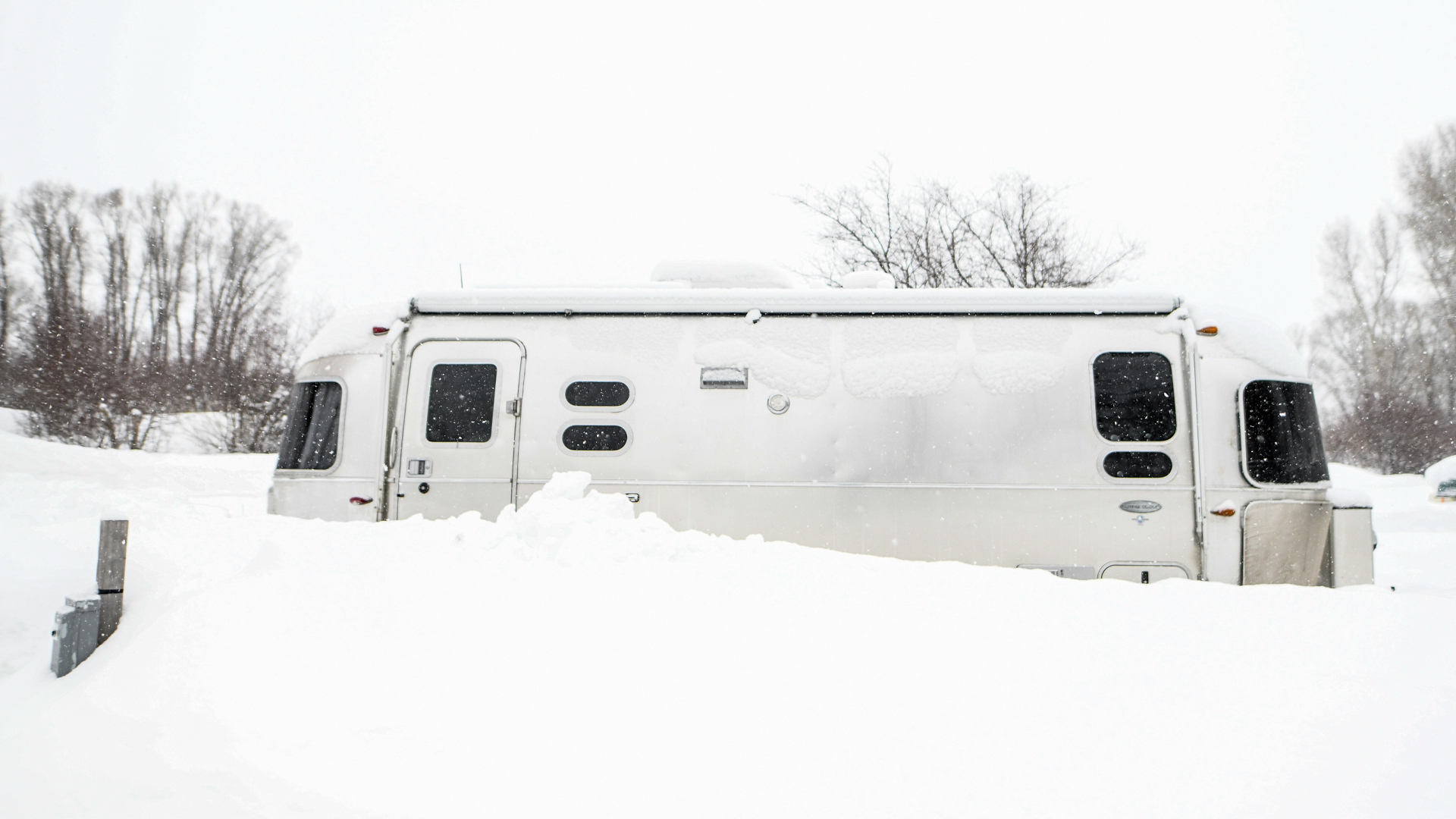 Airstream Travel trailer camping in the winter