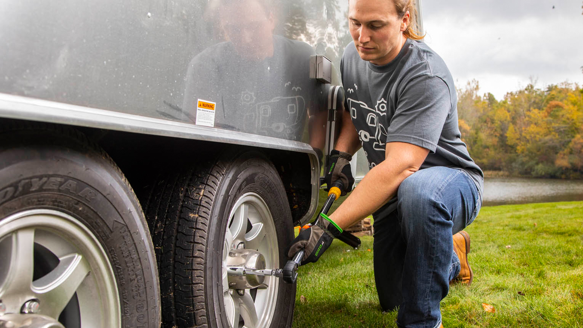 Wheel nuts, torque settings and over-tightening: Spare tyre change, tighten  wheel nuts correctly