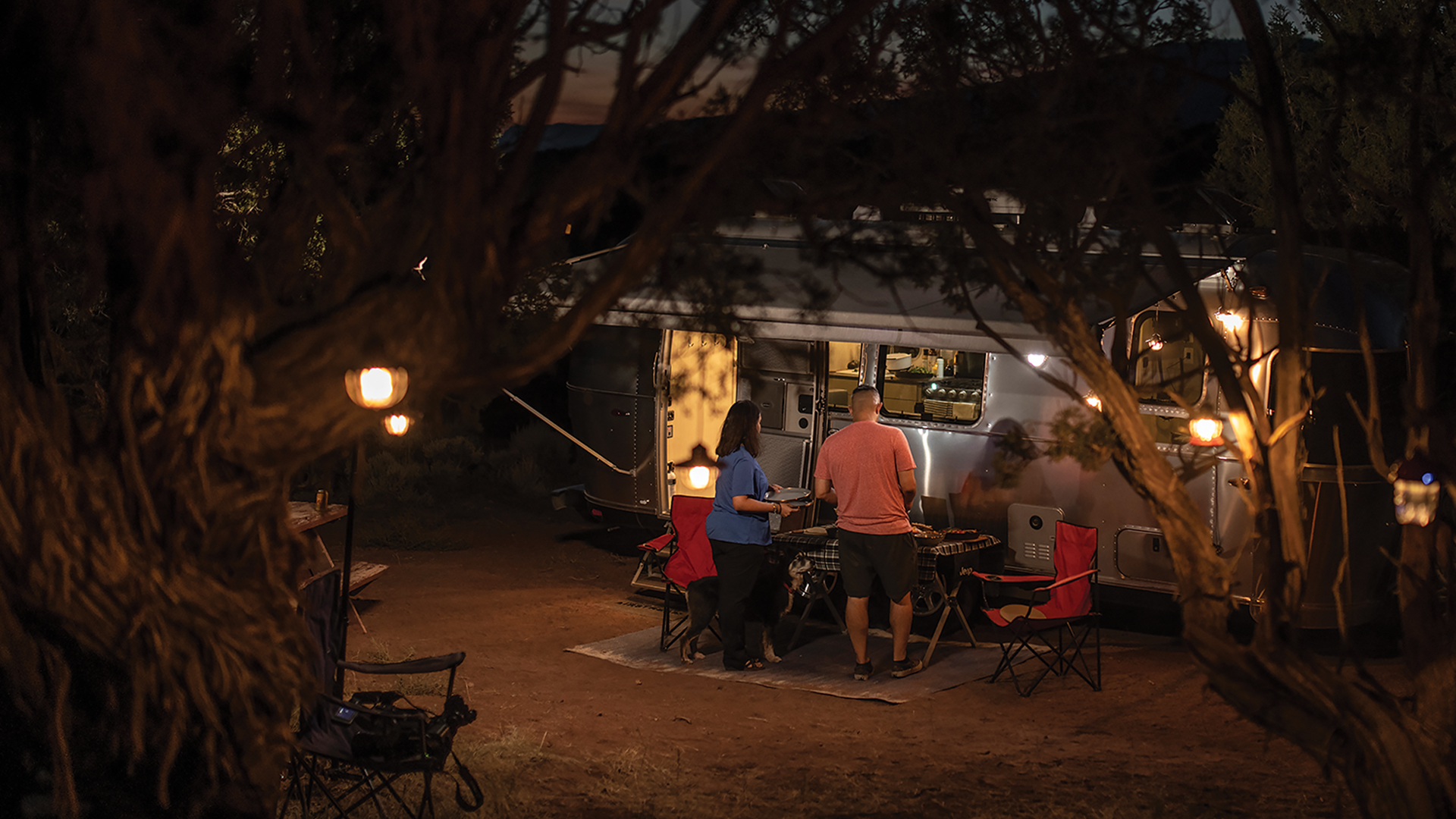 Airstream-Work-From-Home-At-Night