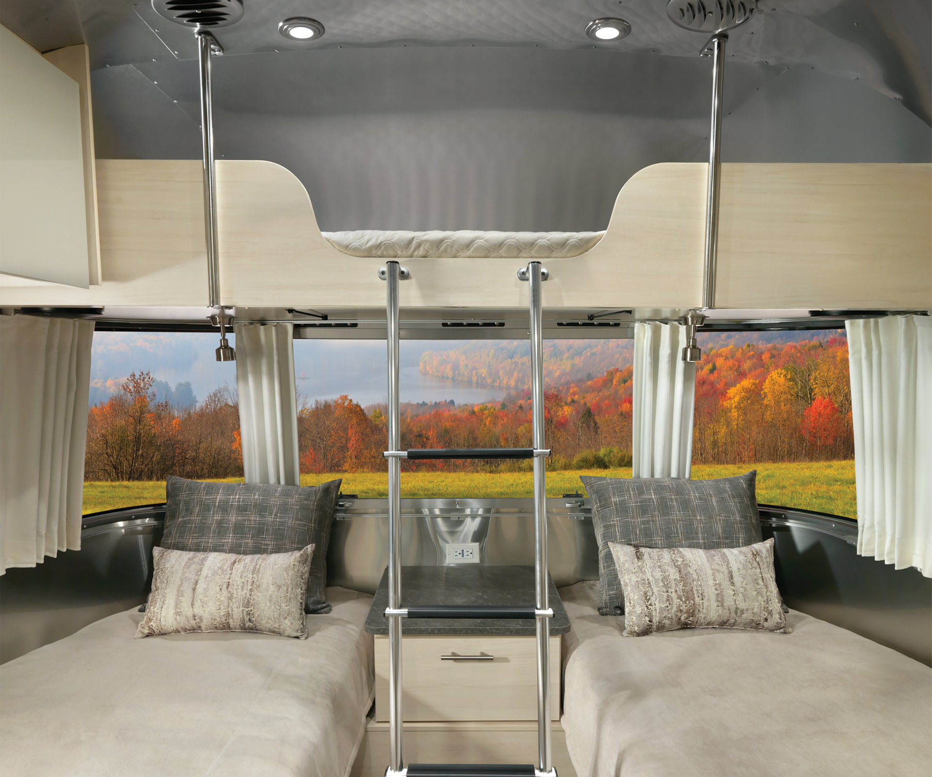 Airstream Flying Cloud Front Bunk in Twin Floor Plan