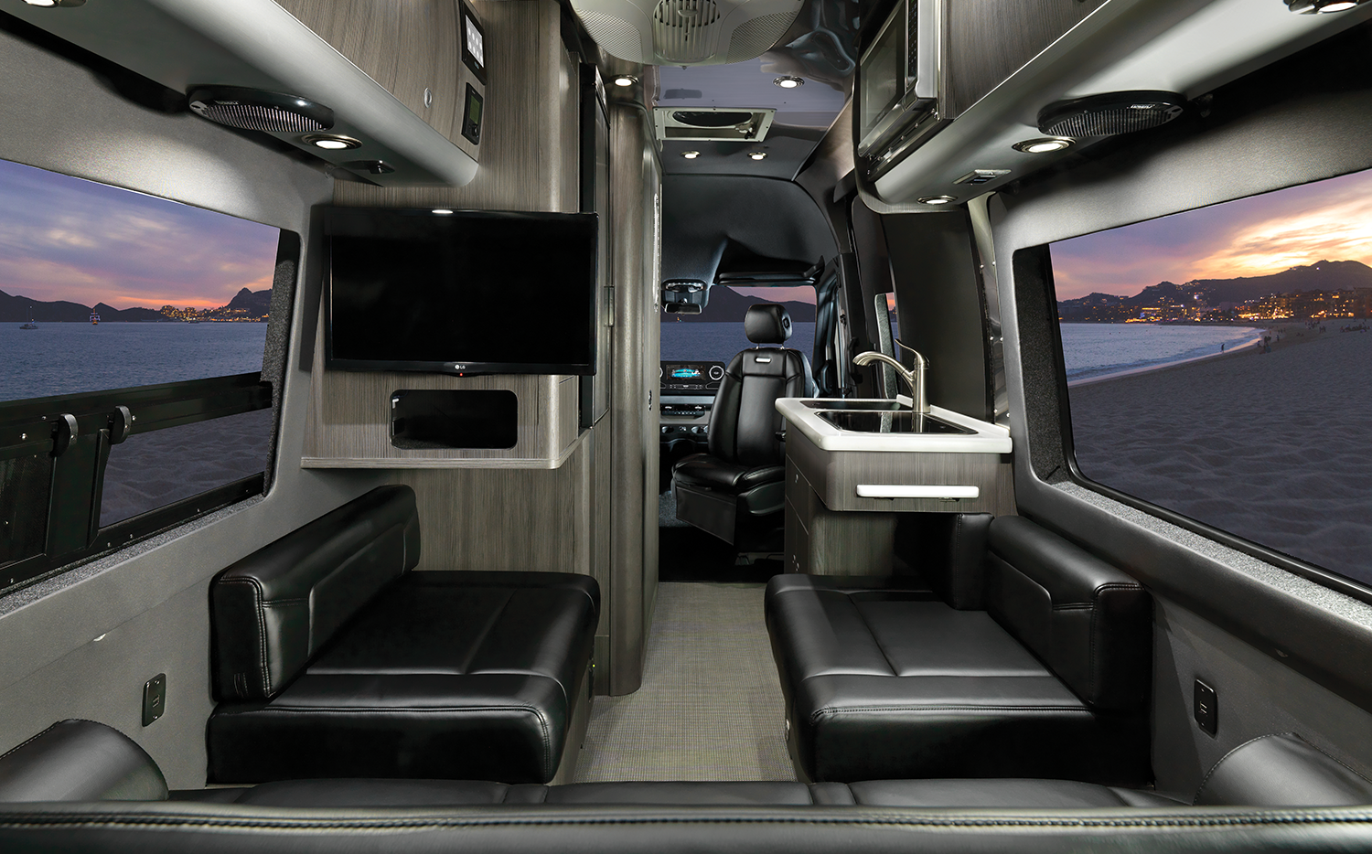 AIRMKT 2021 Interstate 19 Interior B2F Formal Black_55117 WEB