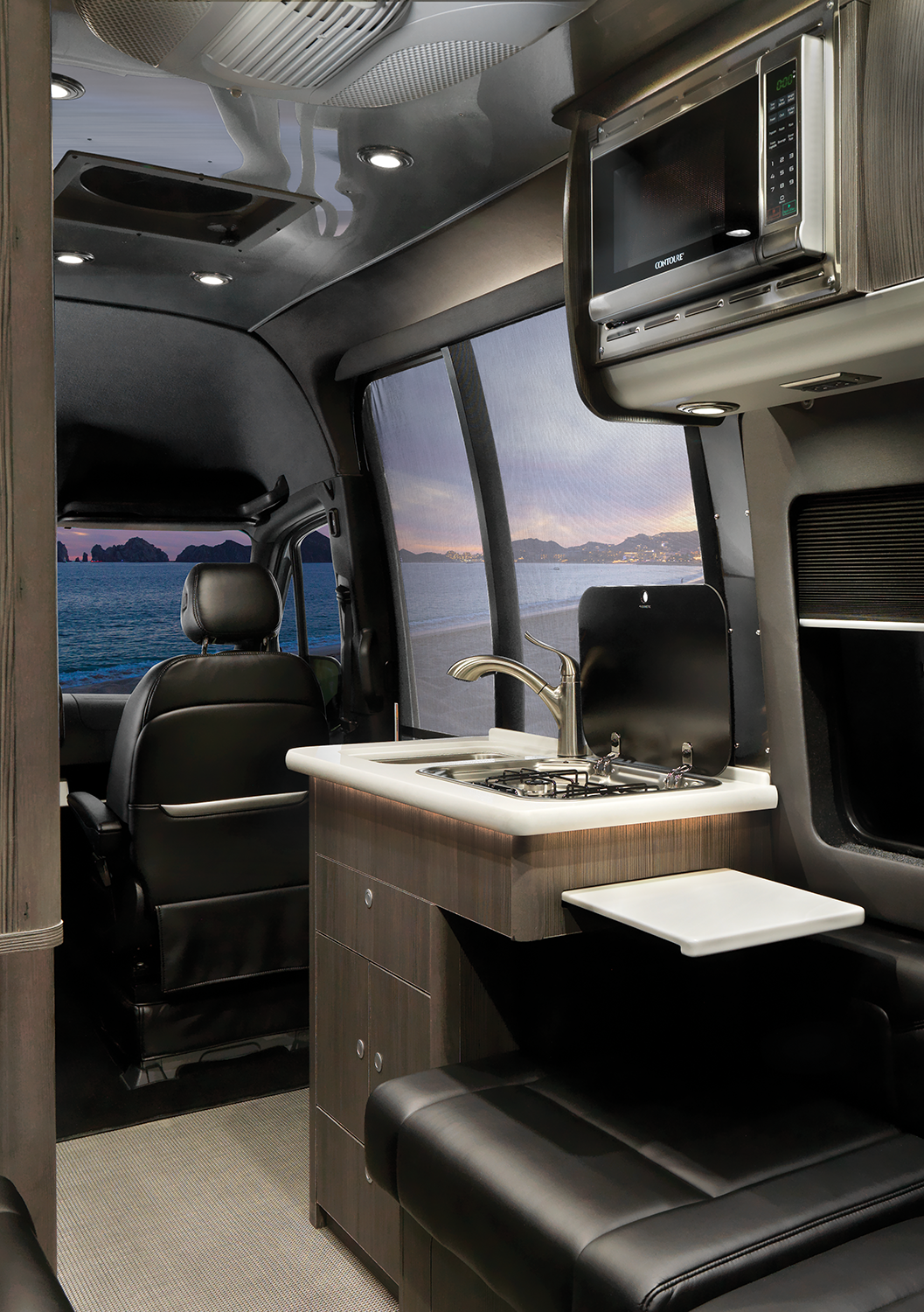 AIRMKT 2021 Interstate 19 Interior Formal Black_55258 Galley WEB