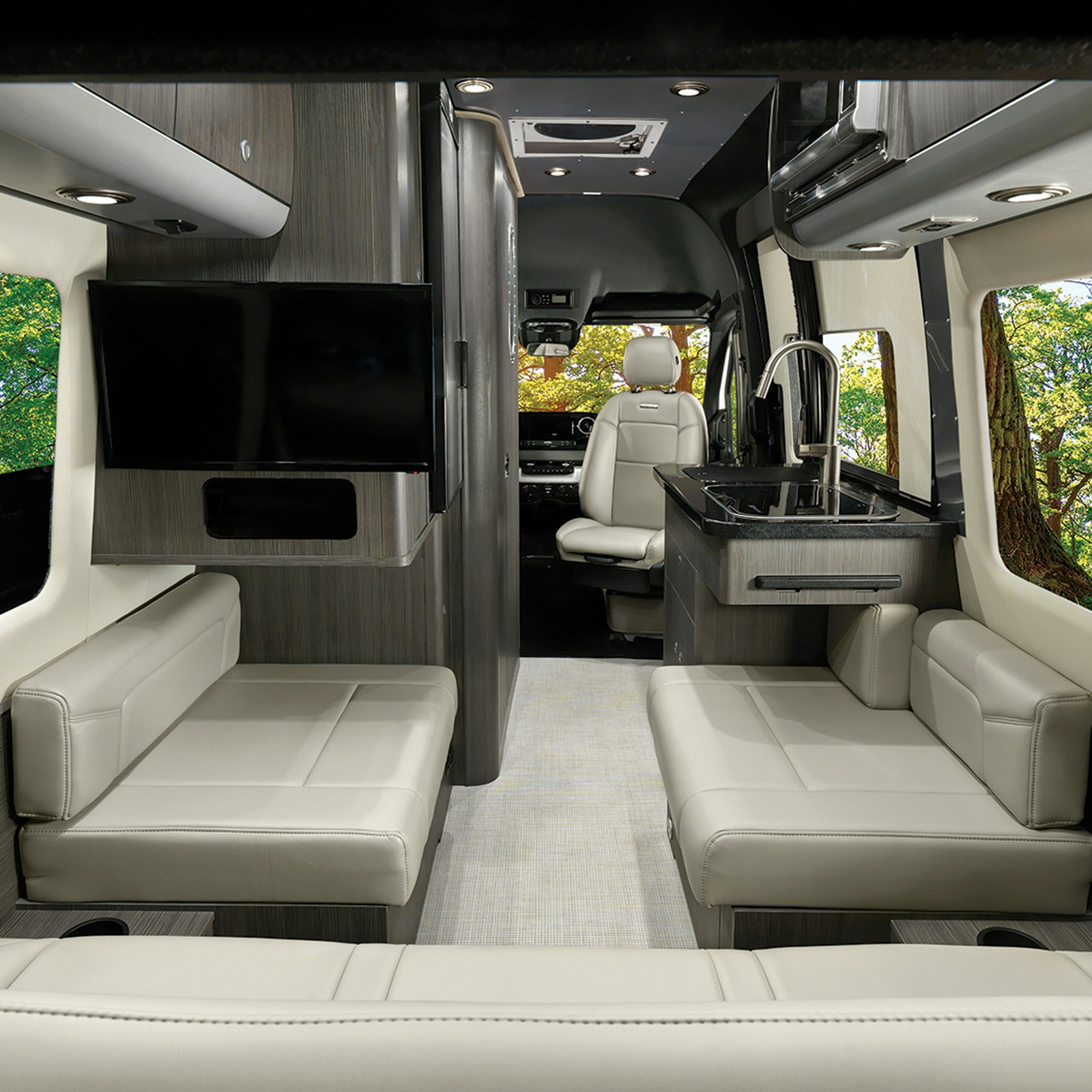 Features | Airstream Interstate Nineteen | Touring Coaches