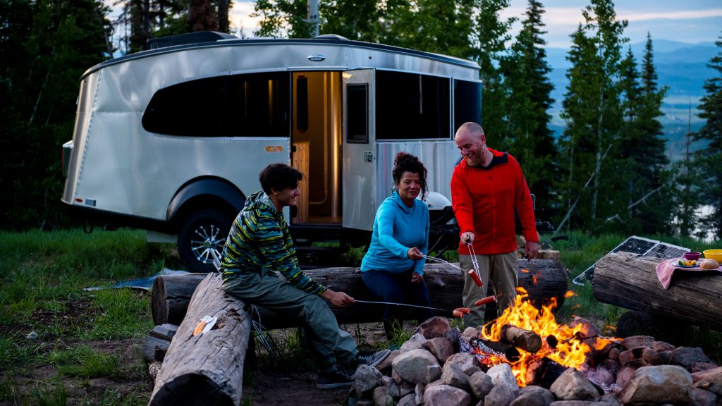 Airstream-Basecamp-20-Lifestyle-Campfire