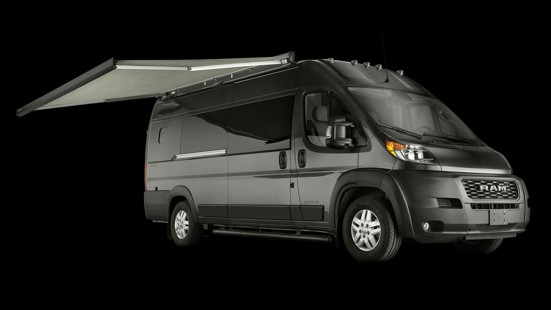 Airstream-Rangeline-Awning-Studio